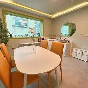 Гостевой дом Four Seasons House